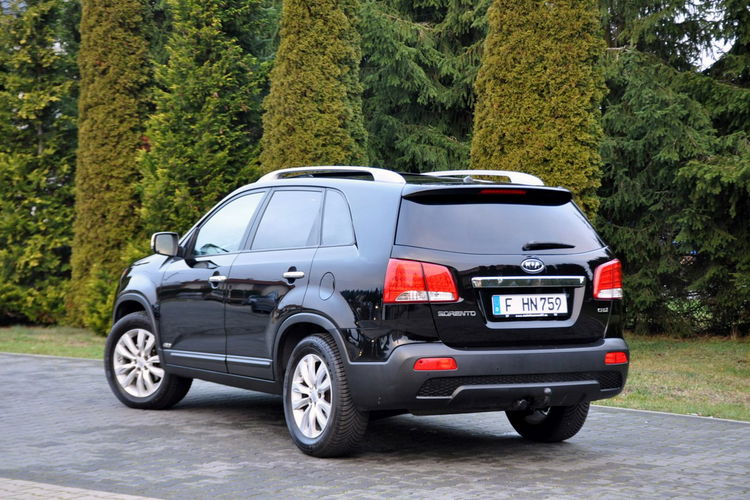 Kia Sorento 2.2CRDi(197KM) AWD Xenon Panorama Skóry Automat El.Fotel Alu18"ASO zdjęcie 14
