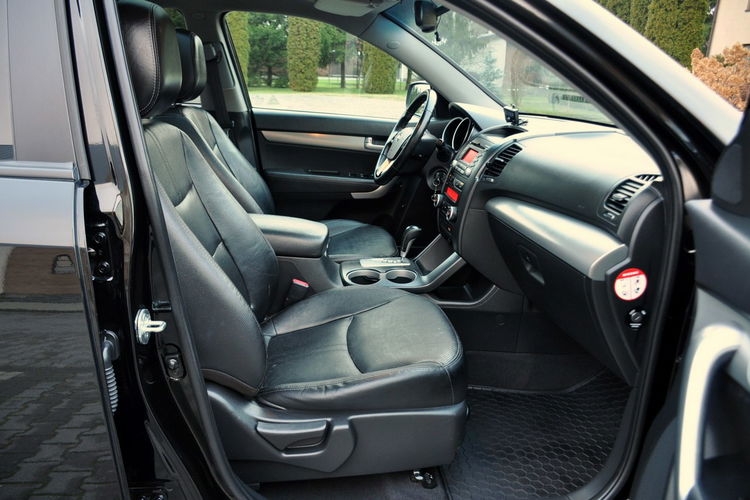 Kia Sorento 2.2CRDi(197KM) AWD Xenon Panorama Skóry Automat El.Fotel Alu18"ASO zdjęcie 17