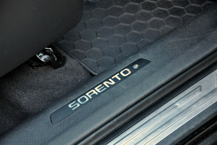 Kia Sorento 2.2CRDi(197KM) AWD Xenon Panorama Skóry Automat El.Fotel Alu18"ASO zdjęcie 19