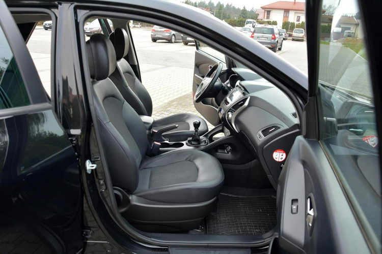 Hyundai ix35 Premium Keyless go Duża Navi Kamera Klimatronic pół-Skóry Hak ASO zdjęcie 19