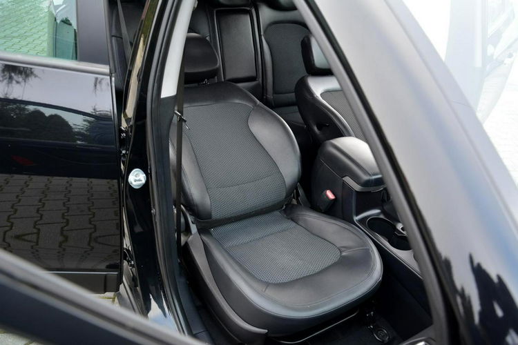 Hyundai ix35 Premium Keyless go Duża Navi Kamera Klimatronic pół-Skóry Hak ASO zdjęcie 21