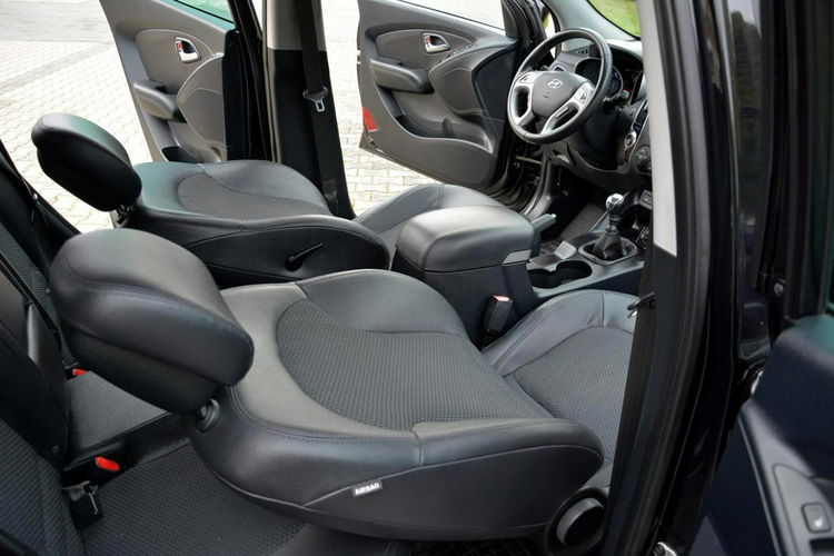 Hyundai ix35 Premium Keyless go Duża Navi Kamera Klimatronic pół-Skóry Hak ASO zdjęcie 22
