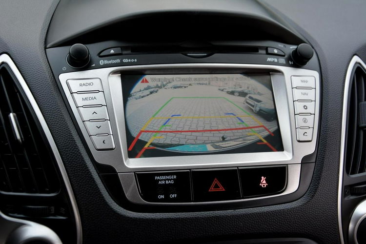 Hyundai ix35 Premium Keyless go Duża Navi Kamera Klimatronic pół-Skóry Hak ASO zdjęcie 31