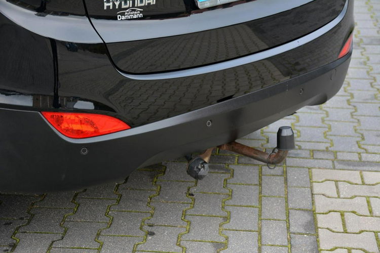 Hyundai ix35 Premium Keyless go Duża Navi Kamera Klimatronic pół-Skóry Hak ASO zdjęcie 40