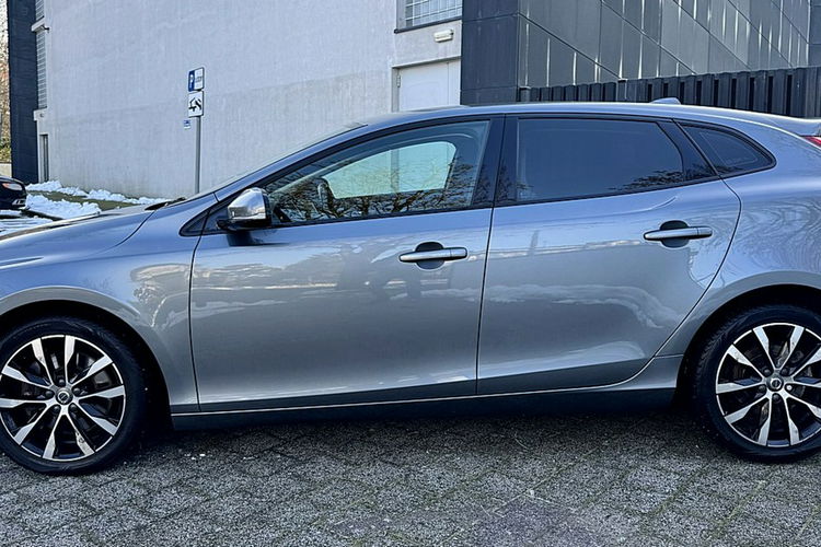 Volvo V40 Full LED Navi BLIS Aktywny Tempomat Gwarancja zdjęcie 6