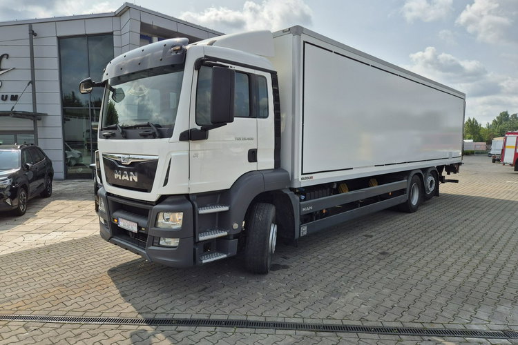 MAN TGS 26.400 MAN TGS 26.400 / KONTENER + IZOTERMA / 1 WŁ / ZAREJESTROWANY / WEBASTO zdjęcie 1