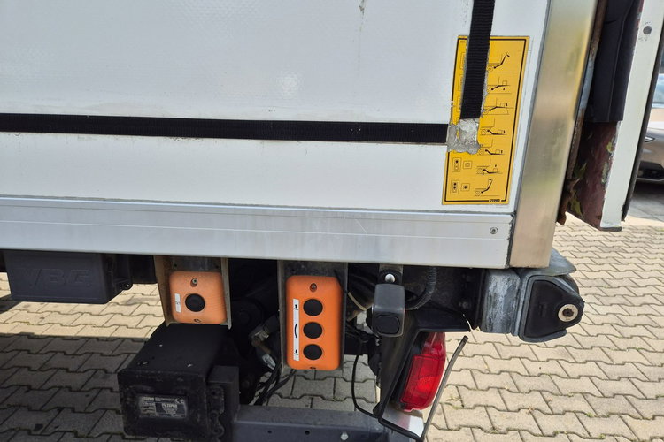 MAN TGS 26.400 MAN TGS 26.400 / KONTENER + IZOTERMA / 1 WŁ / ZAREJESTROWANY / WEBASTO zdjęcie 17