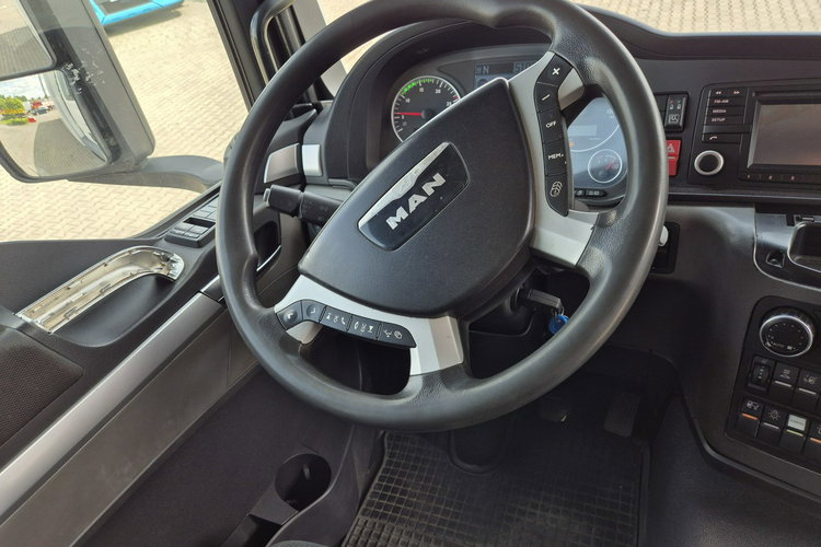 MAN TGS 26.400 MAN TGS 26.400 / KONTENER + IZOTERMA / 1 WŁ / ZAREJESTROWANY / WEBASTO zdjęcie 27