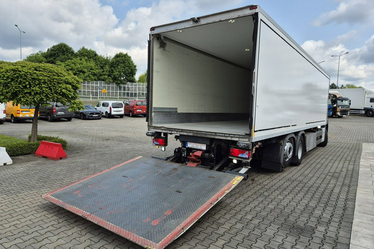 MAN TGS 26.400 MAN TGS 26.400 / KONTENER + IZOTERMA / 1 WŁ / ZAREJESTROWANY / WEBASTO zdjęcie 36