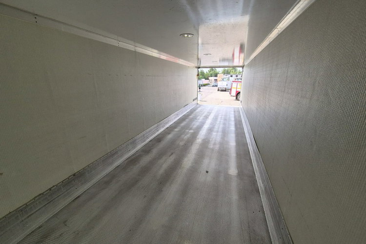 MAN TGS 26.400 MAN TGS 26.400 / KONTENER + IZOTERMA / 1 WŁ / ZAREJESTROWANY / WEBASTO zdjęcie 42