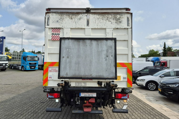 MAN TGS 26.400 MAN TGS 26.400 / KONTENER + IZOTERMA / 1 WŁ / ZAREJESTROWANY / WEBASTO zdjęcie 8