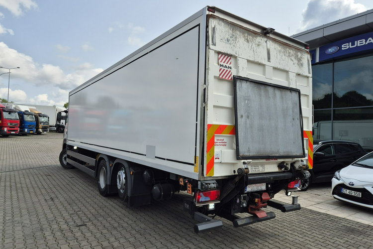 MAN TGS 26.400 MAN TGS 26.400 / KONTENER + IZOTERMA / 1 WŁ / ZAREJESTROWANY / WEBASTO zdjęcie 9