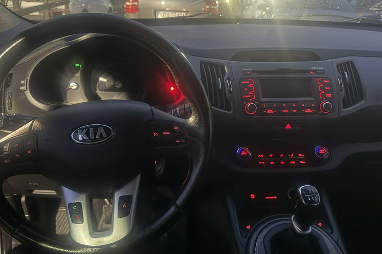 Kia Sportage 1.7 Crdi ledy xenon doinwestowany bezwypadkowy pełen serwis 1.t.gwaran zdjęcie 8