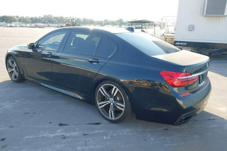 750 4.4 V8 450KM M Pakiet Long Wentyle Kam 360 BMW LED zdjęcie 3