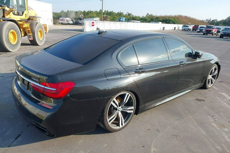 750 4.4 V8 450KM M Pakiet Long Wentyle Kam 360 BMW LED zdjęcie 4