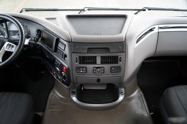 DAF XF 480 / LOW DECK / SUPER SPACE CAB / MEGA / 2021  zdjęcie 31