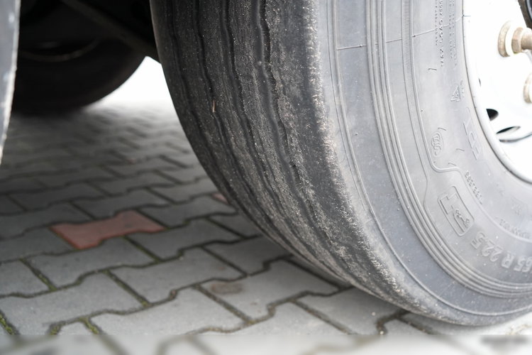 Fruehauf / KONTENER / KOFFER / ROLETA / WINDA DOHALLNDIA / OŚ PODOSZONA / SAF / MOCNA PODŁOGA zdjęcie 20