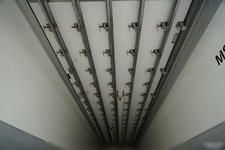 SCHMITZ / CHŁODNIA / THERMO KING  / HAKÓWKA / OŚ PODNOSZONA / KOSZ NA PALETY zdjęcie 18