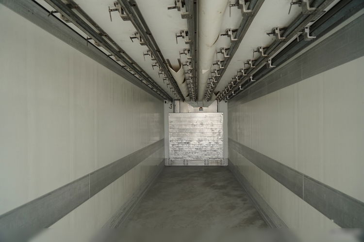 SCHMITZ / CHŁODNIA / THERMO KING  / HAKÓWKA / OŚ PODNOSZONA / KOSZ NA PALETY zdjęcie 20