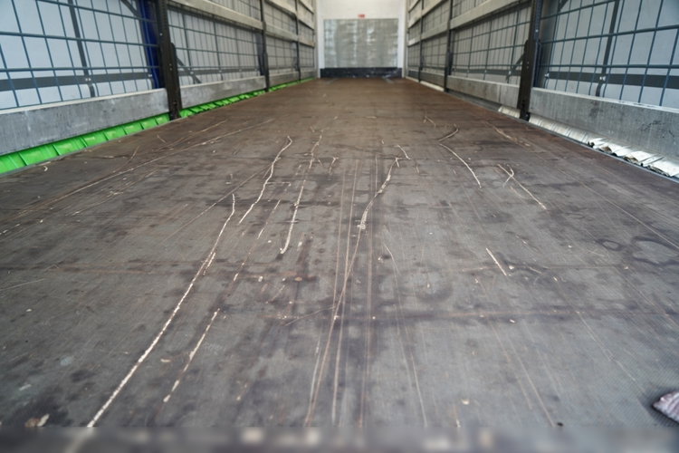 Wielton / FIRANKA / STANDARD / OŚ PODNOSZONA / PLANDEKA ZBROJONA zdjęcie 19