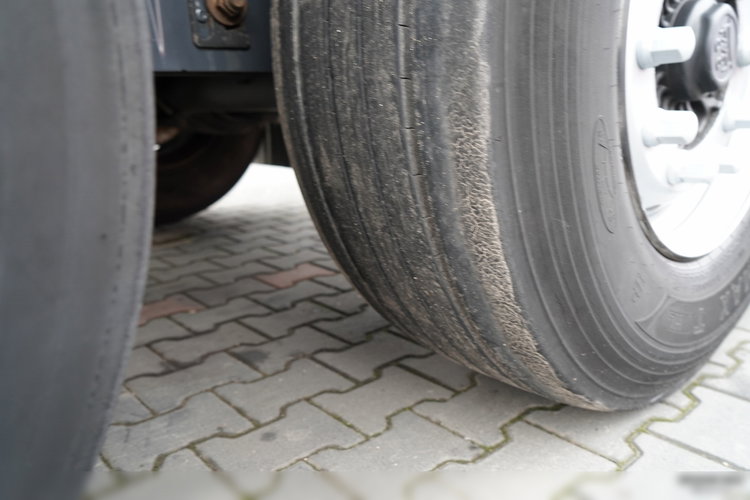 Wielton / FIRANKA / STANDARD / OŚ PODNOSZONA / PLANDEKA ZBROJONA zdjęcie 26