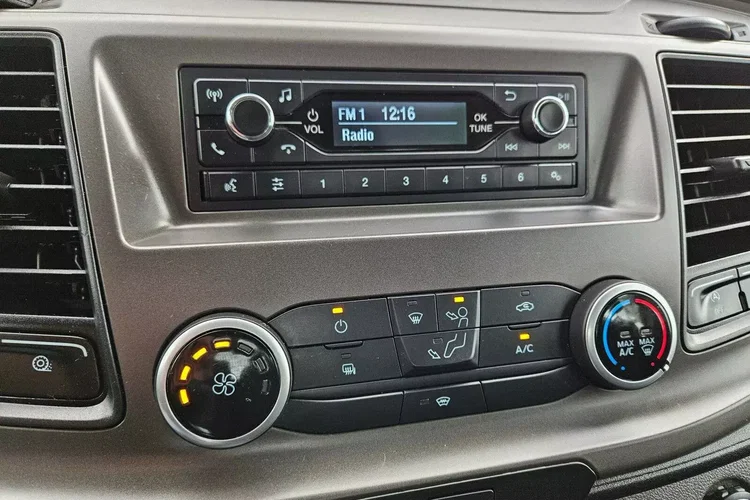 Ford transit DoKa 7 osób 79999zł NETTO 2.0TdCi/131KM zdjęcie 20