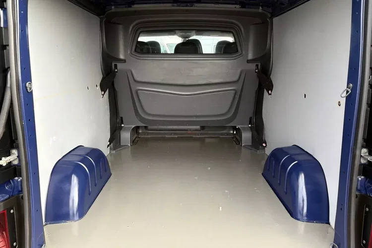 Renault Trafic L2H1 74900zł NETTO Brygadówka 6 osób 2.0dCi/120KM zdjęcie 15