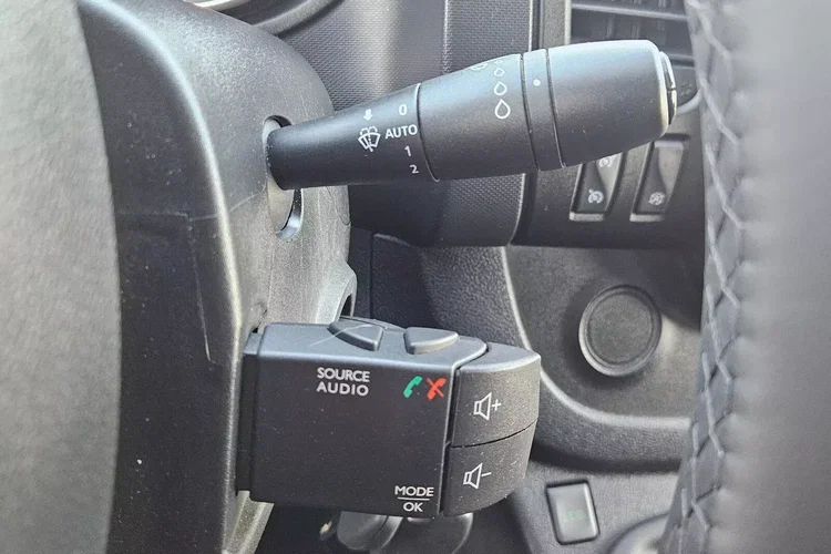 Renault Trafic L2H1 74900zł NETTO Brygadówka 6 osób 2.0dCi/120KM zdjęcie 22