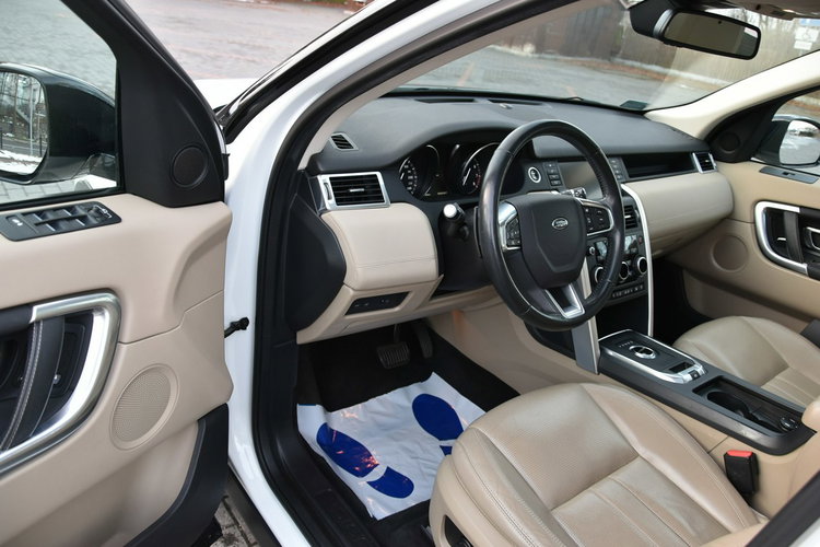 Land Rover Discovery Sport HSE 2.0 BENZYNA 241KM XI.2016r. SALON 4x4 7os. Skóra Kamera Panorama zdjęcie 17