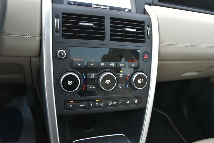 Land Rover Discovery Sport HSE 2.0 BENZYNA 241KM XI.2016r. SALON 4x4 7os. Skóra Kamera Panorama zdjęcie 31