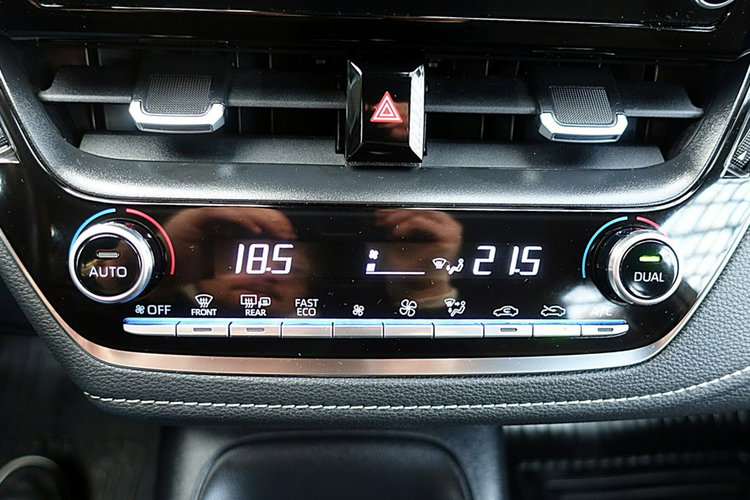 Toyota Corolla LED+NAVI+Kamera+ACC+2xKlimatronic 3LataGWARANCJA 1wł Kraj Bezwyp. F23% 4x2 zdjęcie 18