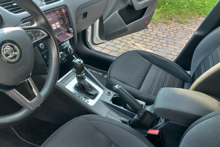 Skoda Octavia REZERWACJA DSG Podgrzewane fotele i przednia szyba 1.5 TSI 150KM zdjęcie 11