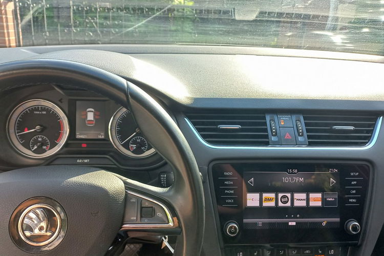 Skoda Octavia REZERWACJA DSG Podgrzewane fotele i przednia szyba 1.5 TSI 150KM zdjęcie 14