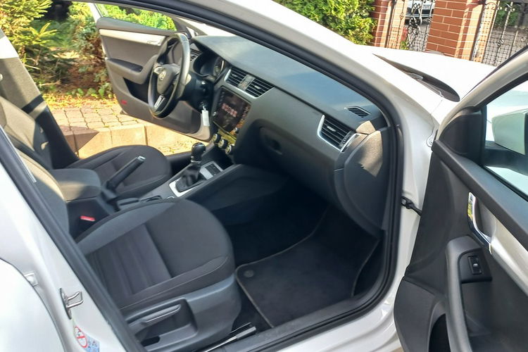Skoda Octavia REZERWACJA DSG Podgrzewane fotele i przednia szyba 1.5 TSI 150KM zdjęcie 17