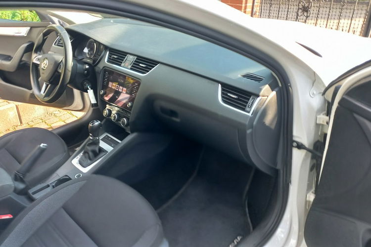 Skoda Octavia REZERWACJA DSG Podgrzewane fotele i przednia szyba 1.5 TSI 150KM zdjęcie 24