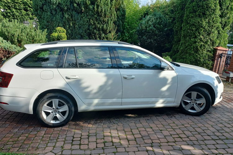 Skoda Octavia REZERWACJA DSG Podgrzewane fotele i przednia szyba 1.5 TSI 150KM zdjęcie 3