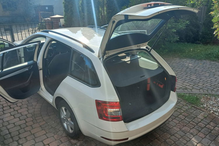 Skoda Octavia REZERWACJA DSG Podgrzewane fotele i przednia szyba 1.5 TSI 150KM zdjęcie 33