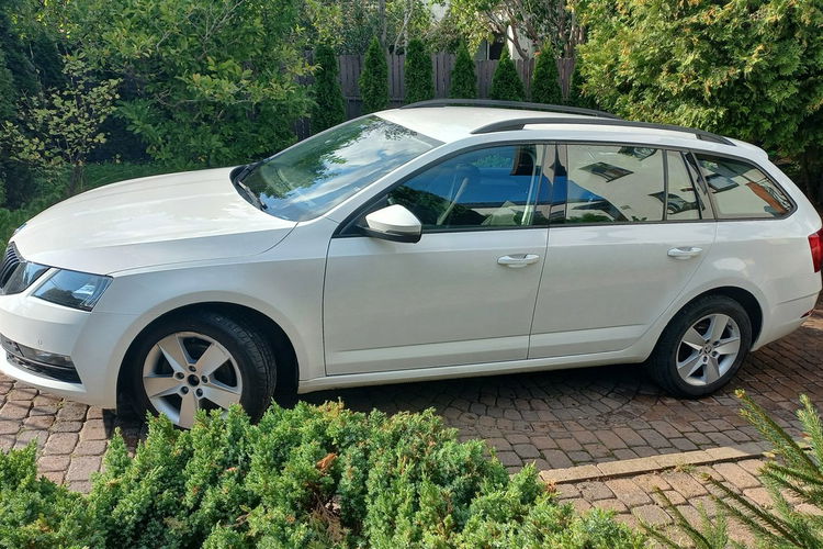 Skoda Octavia REZERWACJA DSG Podgrzewane fotele i przednia szyba 1.5 TSI 150KM zdjęcie 6