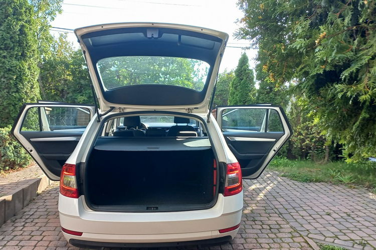 Skoda Octavia REZERWACJA DSG Podgrzewane fotele i przednia szyba 1.5 TSI 150KM zdjęcie 8