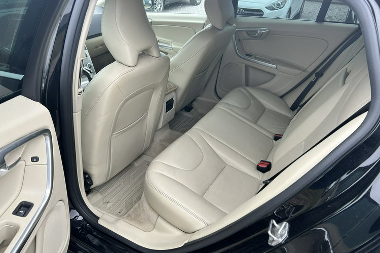 Volvo V60 D2 tylko 109 tyś km zdjęcie 11