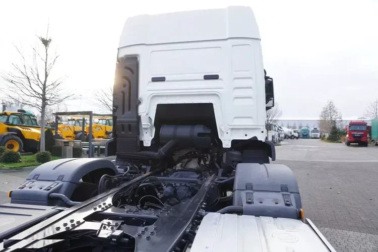 MAN TGS 35.420 8×2 / Rama 6.4 m / 3 osie skrętne / 2 sztuki zdjęcie 11