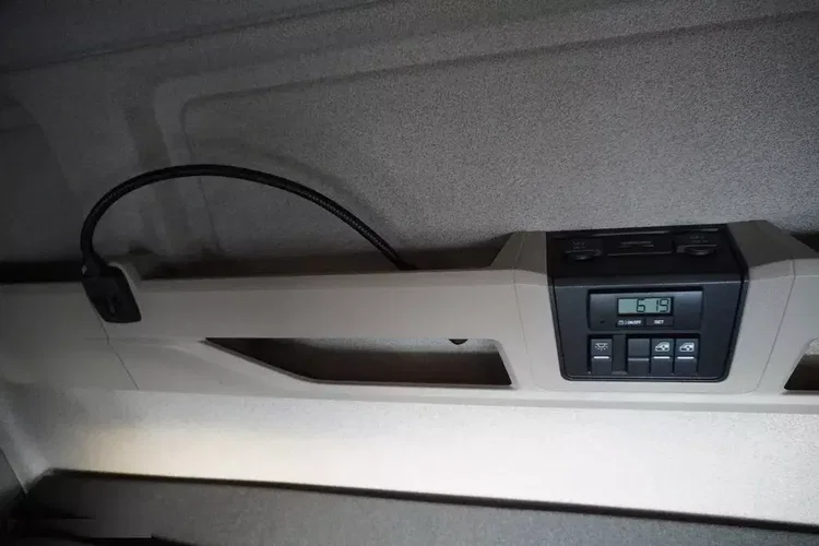 MAN TGS 35.420 8×2 / Rama 6.4 m / 3 osie skrętne / 2 sztuki zdjęcie 25