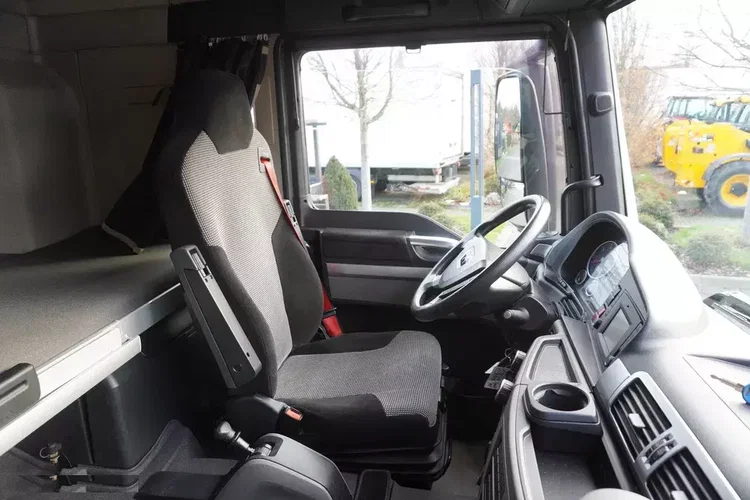 MAN TGS 35.420 8×2 / Rama 6.4 m / 3 osie skrętne / 2 sztuki zdjęcie 26