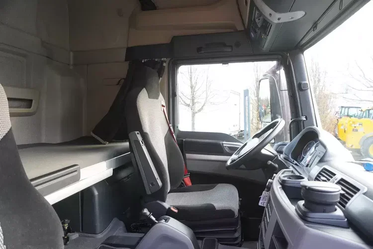 MAN TGS 35.420 8×2 / Rama 6.4 m / 3 osie skrętne / 2 sztuki zdjęcie 28