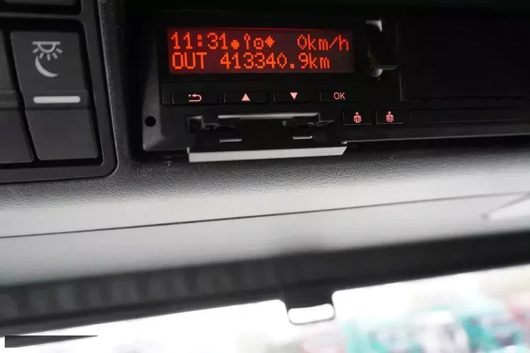 MAN TGS 35.420 8×2 / Rama 6.4 m / 3 osie skrętne / 2 sztuki zdjęcie 3