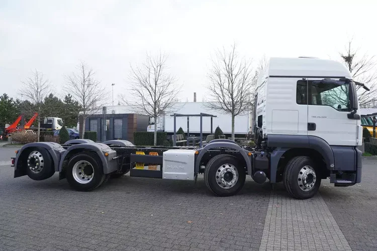 MAN TGS 35.420 8×2 / Rama 6.4 m / 3 osie skrętne / 2 sztuki zdjęcie 8