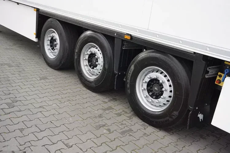 Schmitz CHŁODNIA / CARRIER 1950 / MULTITEMPERATURA / OŚ PODNOSZONA zdjęcie 9