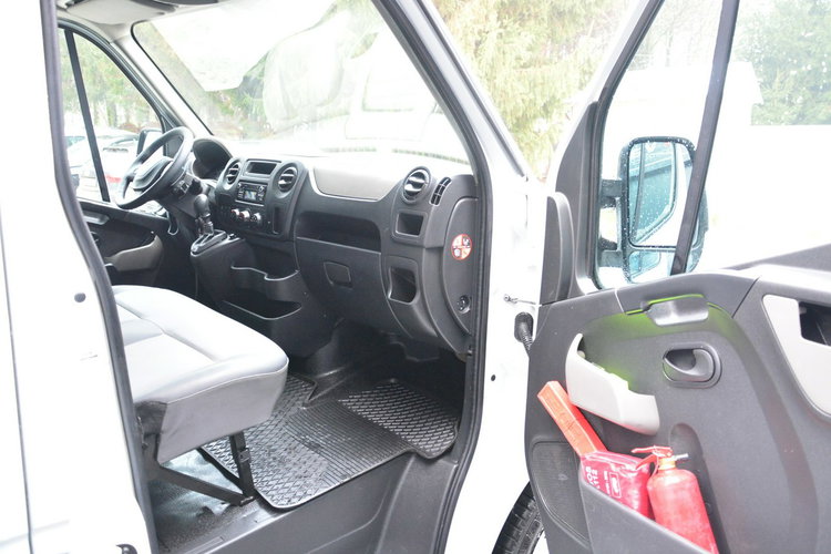 Renault Master sredniak L2H2 3 osobowy blaszak zdjęcie 7
