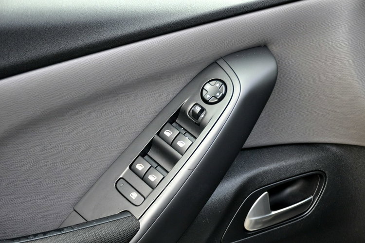 Citroen C4 Grand Picasso 1.6HDI(116KM) Led Navi 7-Foteli Chrom Welur Keyless Go Alu 17"ASO zdjęcie 35