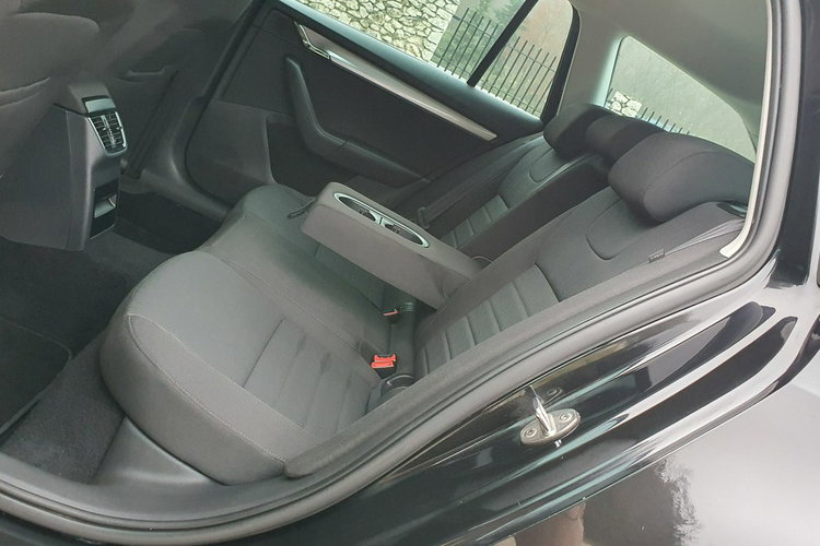 Skoda Octavia 1.6 TDI # Elegance # Bogate Wyposażenie # Super Stan # Serwis do Końca zdjęcie 8